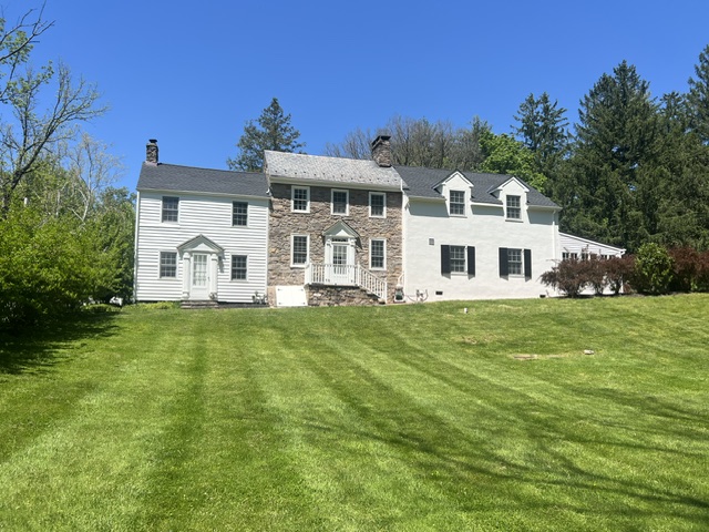 GAF asphalt shingle roof on a residential home in Stockton, New Jersey